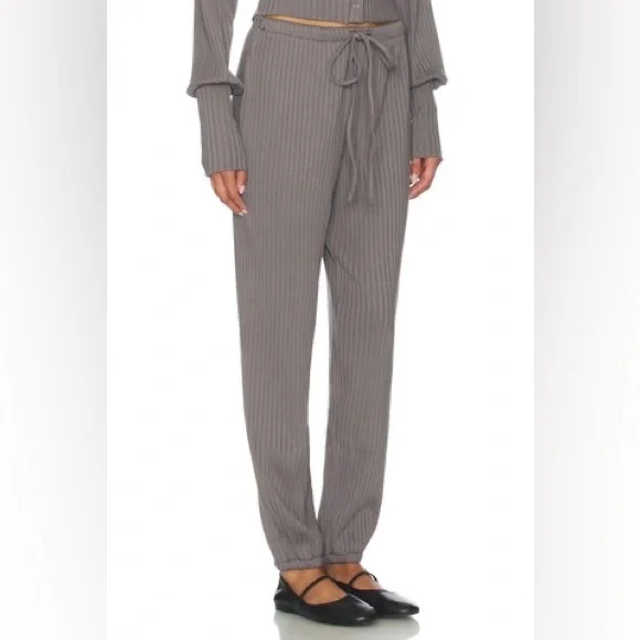 NWT Lovers and Friends Olivia Pant in Smoke, Size Medium - Picture 2 of 13